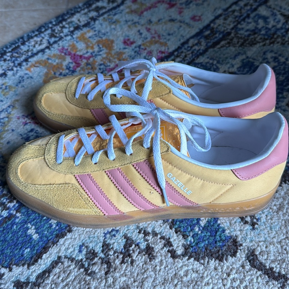 adidas Women's Yellow & Pink Samba Trainers - Picture 4 of 4